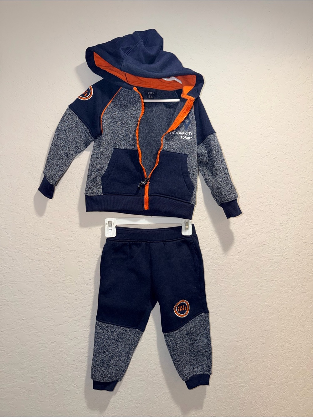 DKNY Boys 2-Piece Hoodie Jogger Tracksuit Navy Gray Orange Size 2T